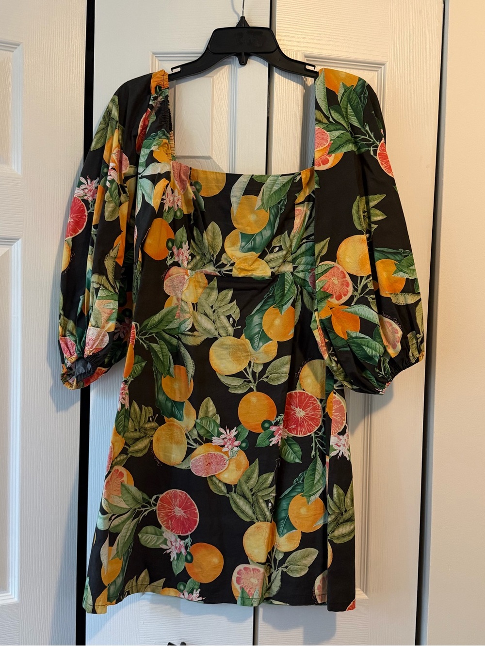 Beautiful Cara Cara Sip Sip Dress! Size Small